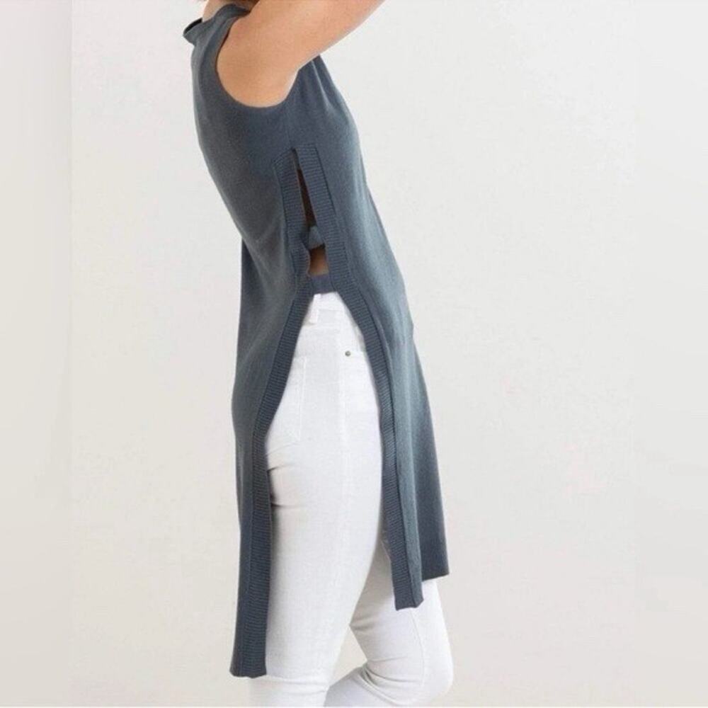 MerSea Anywhere Sleeveless Tunic Sweater Blouse Minimalist Capsule Size Medium